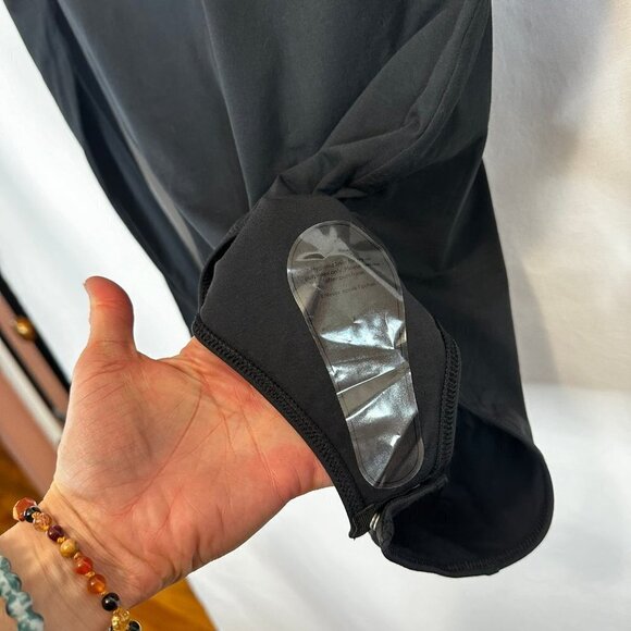 EVERLANE | THE LONG-SLEEVE V-NECK BODYSUIT - Picture 8 of 8